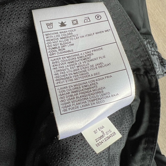 Nike Jordan men’s flight elephant print zip up jacket in size Small - Picture 4 of 4